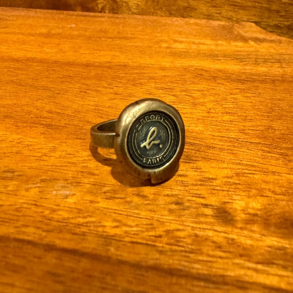 Agnes b ring